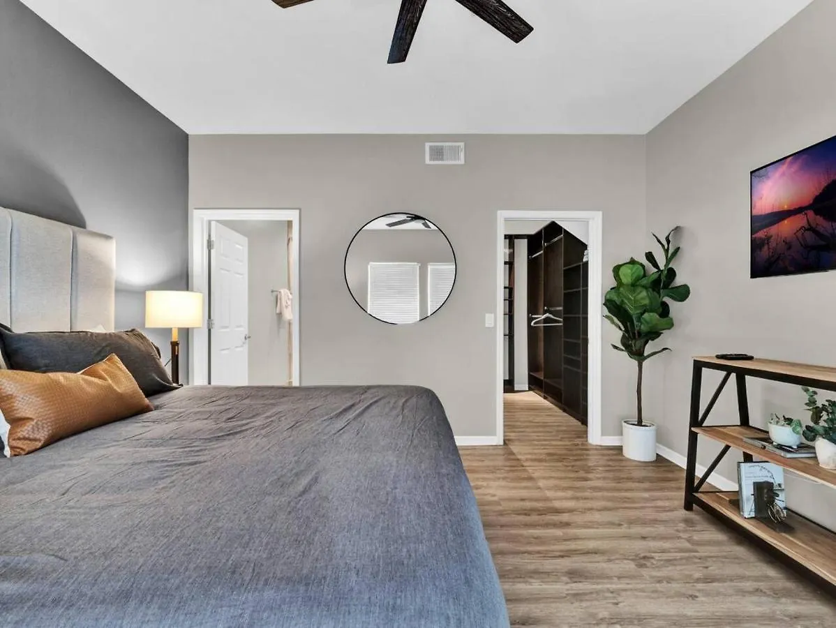 Beautiful Townhouse Centrally Located Orlando