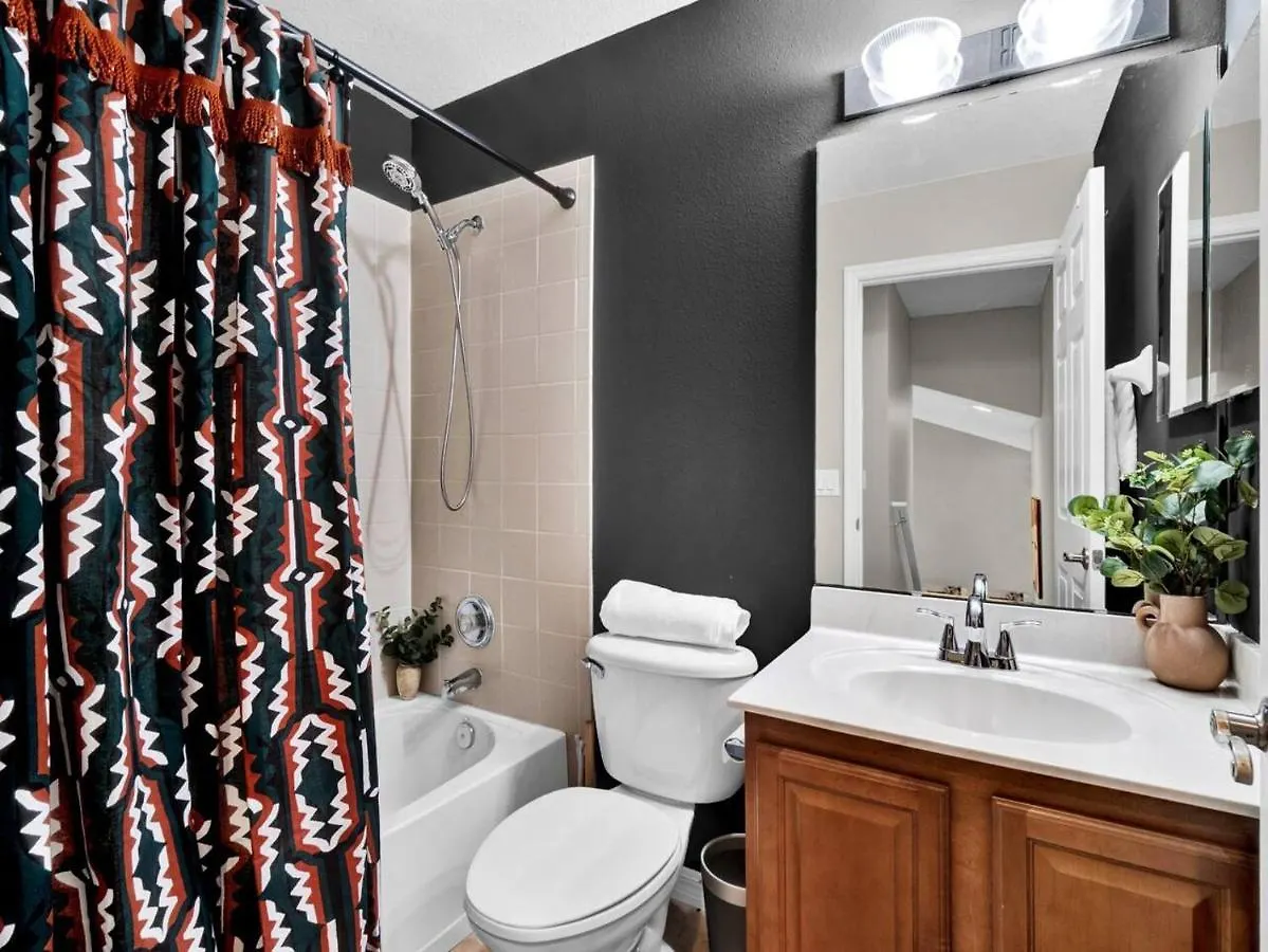 Beautiful Townhouse Centrally Located Orlando